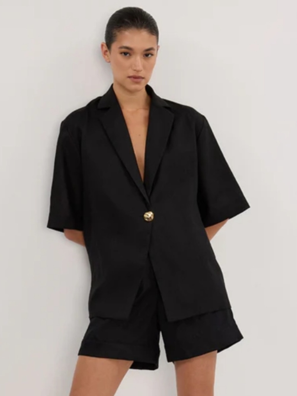 NWT Dissh Alondra Linen Shorts in Black